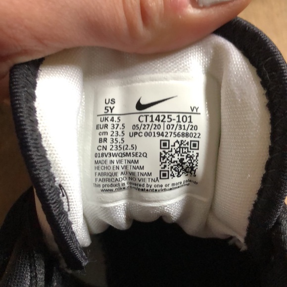 COPY - Nike KD TREY 5 VIII. Youth5 size I am a 7 woman and they fit. - Picture 3 of 4